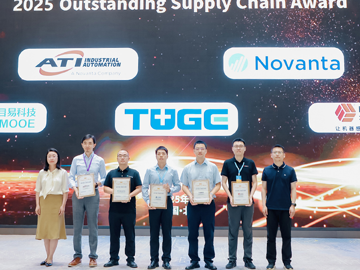 从精准力控到手术创新｜坤维科技斩获 2025 MedRobot 医疗机器人卓越供应链奖